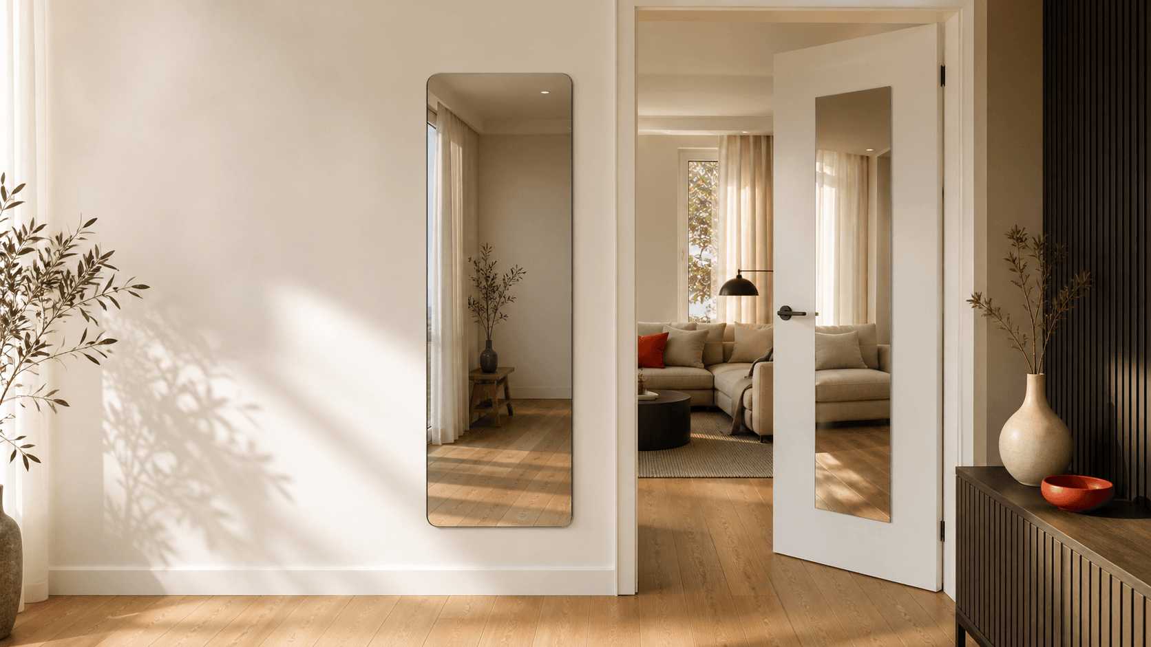 Kilamy plakspiegels in warm modern interieur